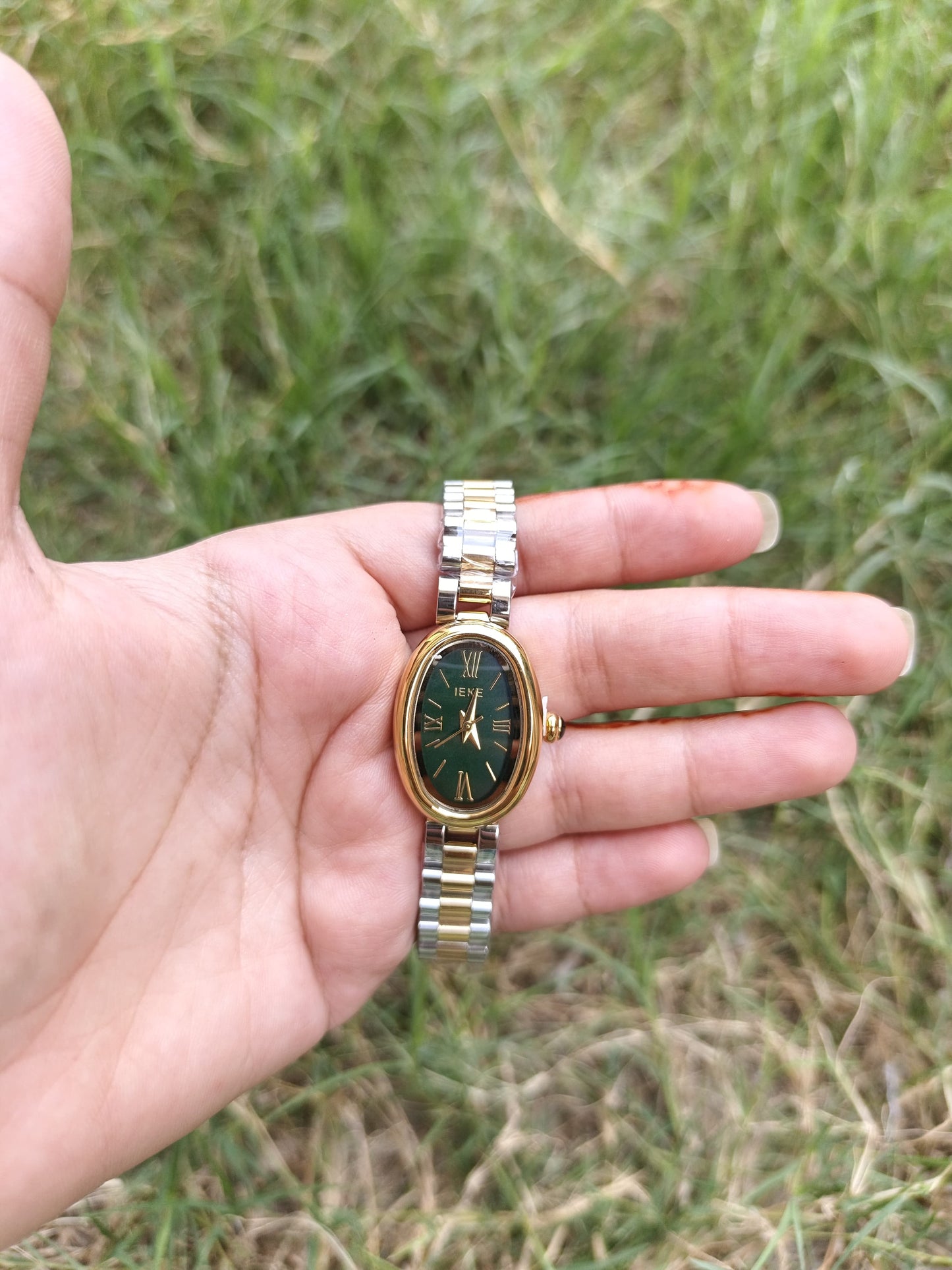 IEKE OVAL (Green Dial)
